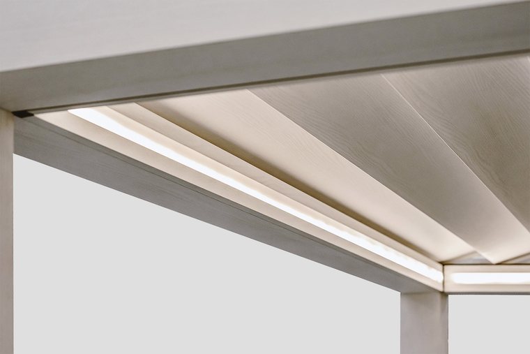 Detail-Rendering der integrierten LED-Beleuchtung unter der Rinnenleiste eines Lamellendachs