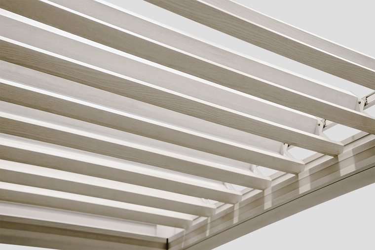 Detail-Rendering der Lamellen eines Lamellendachs von unten